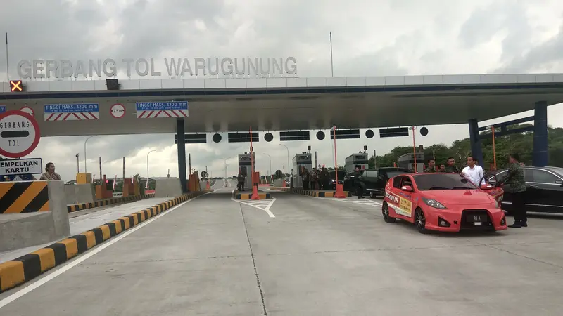 Gerbang Tol (GT) Warugunung, Selasa (19/12 /2017).(Dian Kurniawan/Liputan6.com)