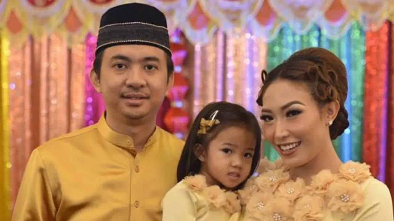 Ayu Dewi, Regi Datau, dan Aqila