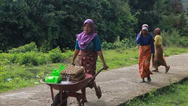 Bantuan Sembako dari Dana Karbon Jambi