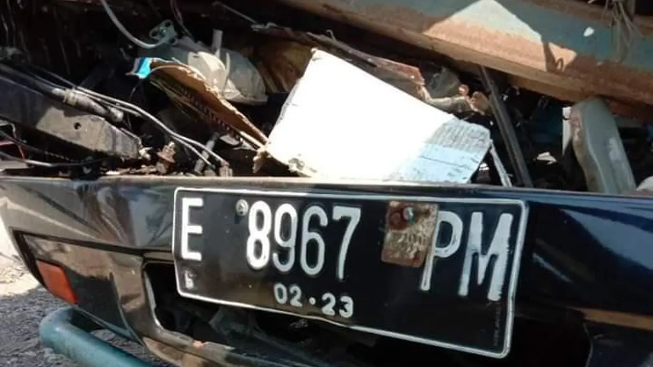 Kecelakaan maut terjadi di Pantura Subang. Dua orang tewas. (Foto: Liputan6.com/Abramena)