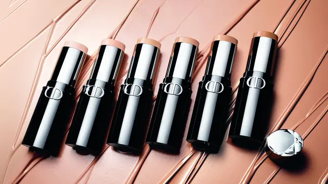 Potret Anya Taylor-Joy, Jisoo BLACKPINK, dan Willow Smith Jadi Wajah Kampanye Produk Kosmetik Terbaru Dior Beauty