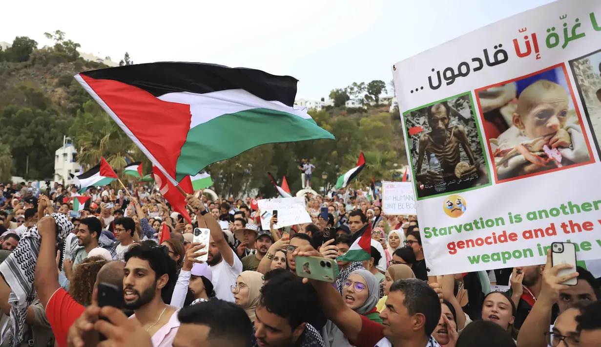 Rombongan yang berasal dari perwakilan 44 negara tersebut akan menyalurkan bantuan kemanusiaan sekaligus menarik perhatian global atas penderitaan rakyat Palestina. (AP Photo/Anis Mili)