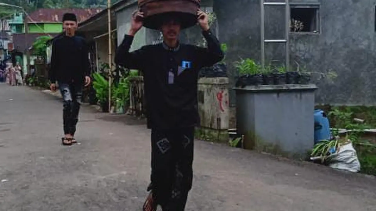 Tradisi Telasan, di Dusun Karangtengah, Desa Karanganyar, Kecamatan Kalibening, Kabupaten Banjarnegara. (Foto: Heni Purwono untuk Liputan6.com)