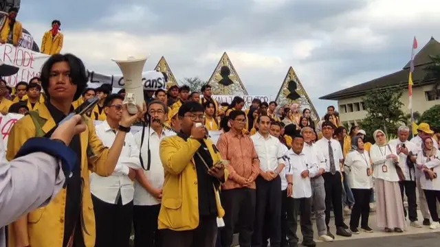 Mahasiswa Kepung Rektorat Unsoed, Soroti Tata Kelola hingga Praktik Korupsi