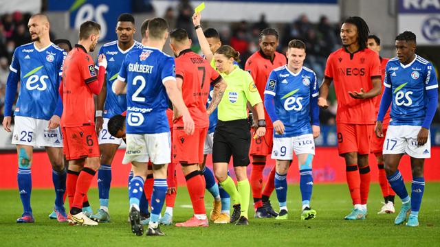 Foto: Mengenal Sosok Wasit Wanita yang Bertugas di Piala Dunia 2022