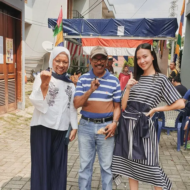Tak Pernah Tahu Sosok Ayah, Ini 6 Potret Hangat Karina Nadila dan Sang Bunda