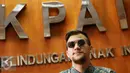 Stuart Collin memberikan keterangan pers di kantor KPAI, Jakpus, Jumat, (1/4/2016). Kadatangan Stuart untuk mengadu kepada KPAI karena dihalangi untuk bertemu dengan anaknya. (Liputan6.com/Herman Zakharia)