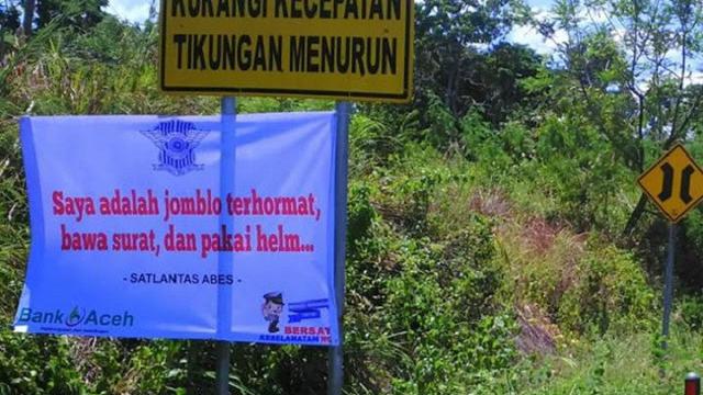 Jelang Mudik Lebaran, Ini Spanduk Lucu Supaya Hati-hati di Jalan