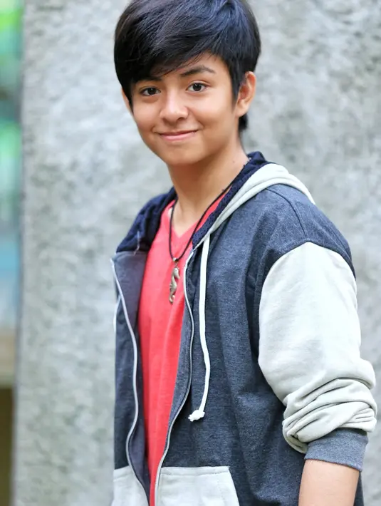 Sempat dikabarkan memiliki hubungan dengan Amanda Manopo, ternyata tidak benar. Amanda sudah mengakui kedekatannya dengan Esa Sigit. (Adrian Putra/Bintang.com)