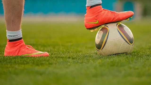 Jenis Sepatu bola Nike
