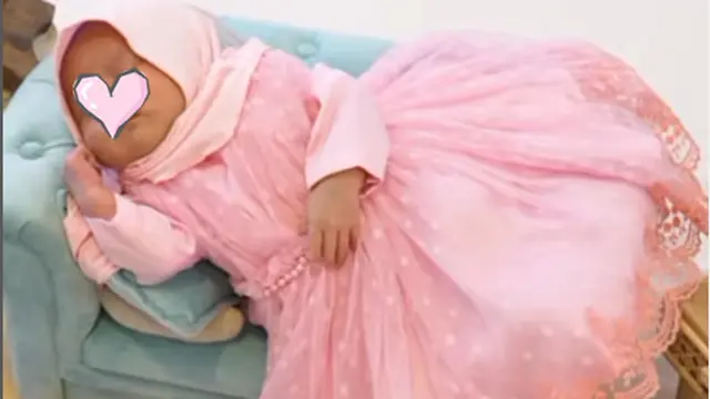 6 Pemotretan Newborn Leshia Anak Lesti Kejora, Gemas Pakai Handuk hingga Gaun
