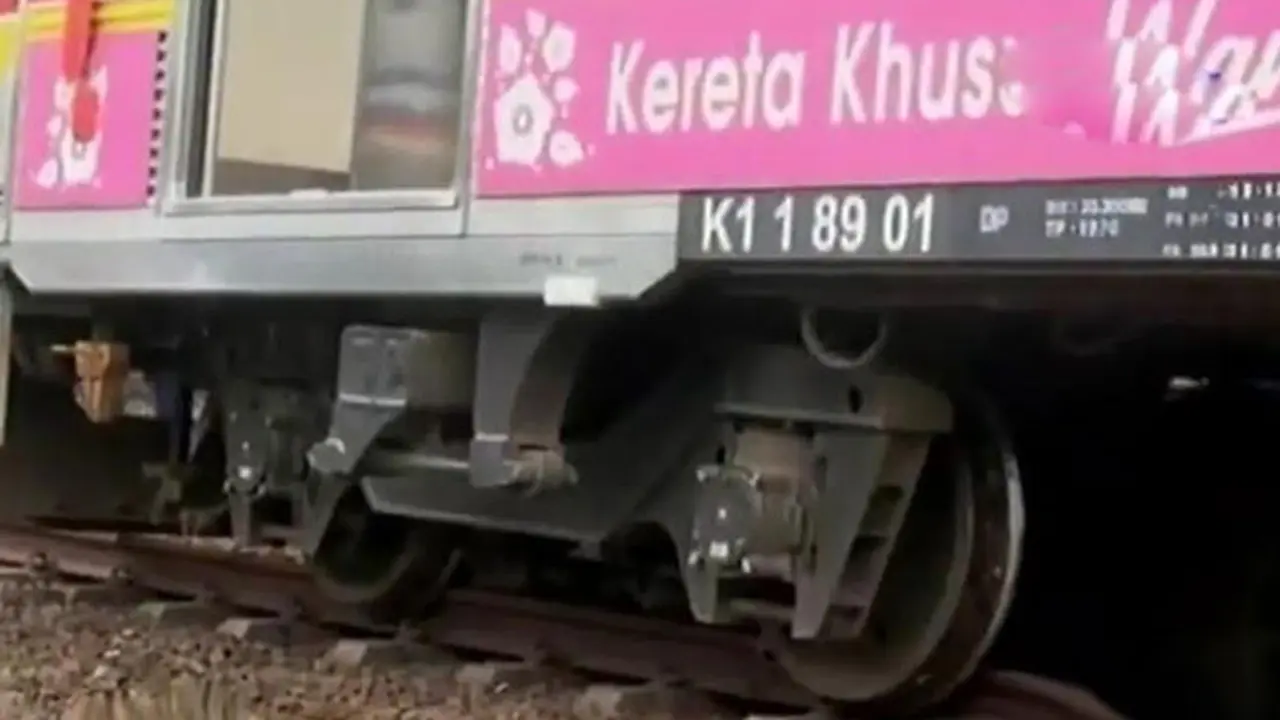 KRL Anjlok