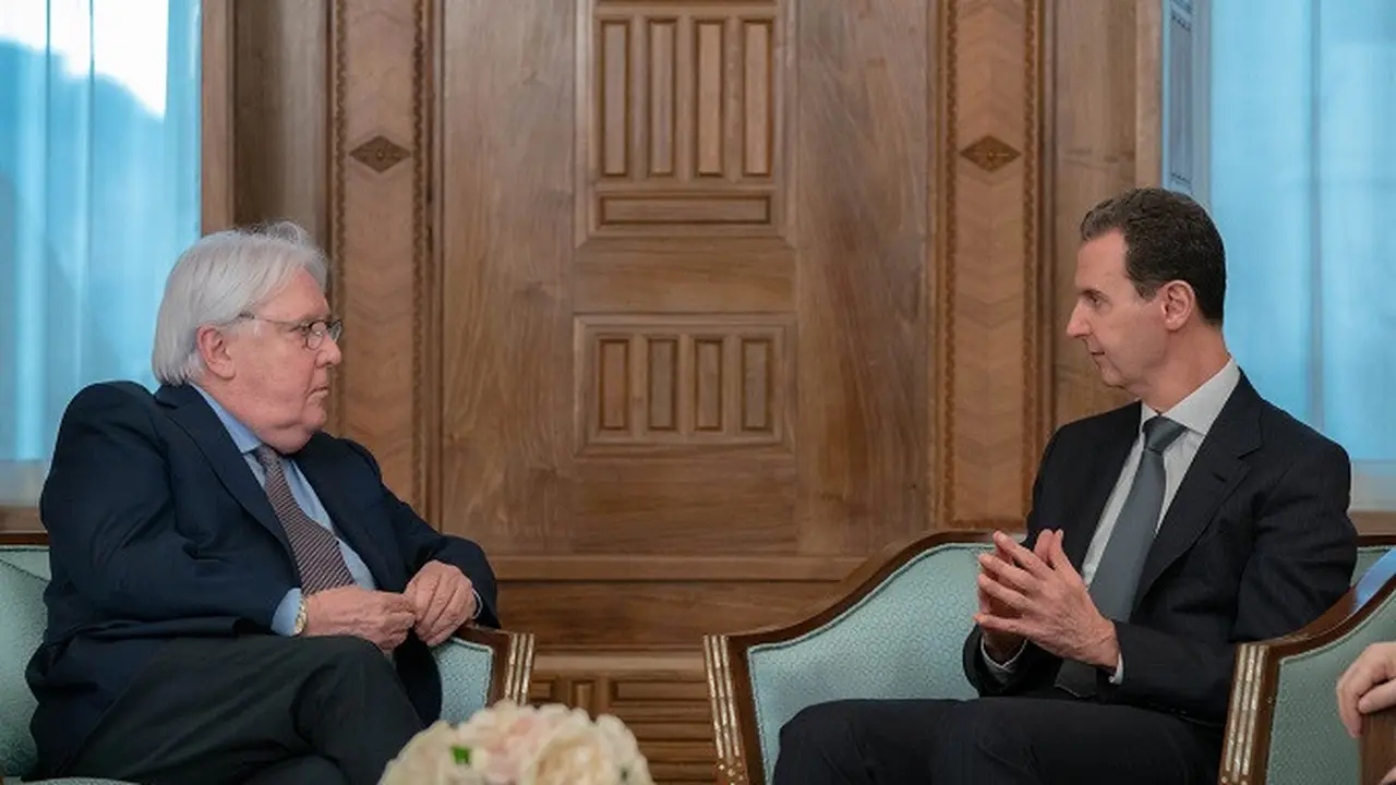 Presiden Suriah Bashar Al Assad dan Kepala Bantuan Kemanusiaan PBB Martin Griffiths bertemu di Damaskus, Senin (13/2/2023).