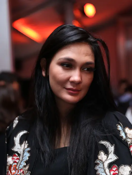 Ditemui di Senayan City pada Rabu (28/10/2015), Luna Maya berpendapat jika mencari referensi memang perlu dilakukan, namun bukan berarti harus mematikan apa yang sudah ada di dalam diri seseorang. (Andy Masela/Bintang.com)