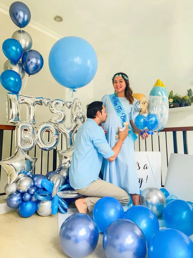 Momen Andrew Andika Ungkap Jenis Kelamin Anak Pertama. (Sumber: Instagram/andrewandika dan Instagram/tengkudewiputri_tdp)