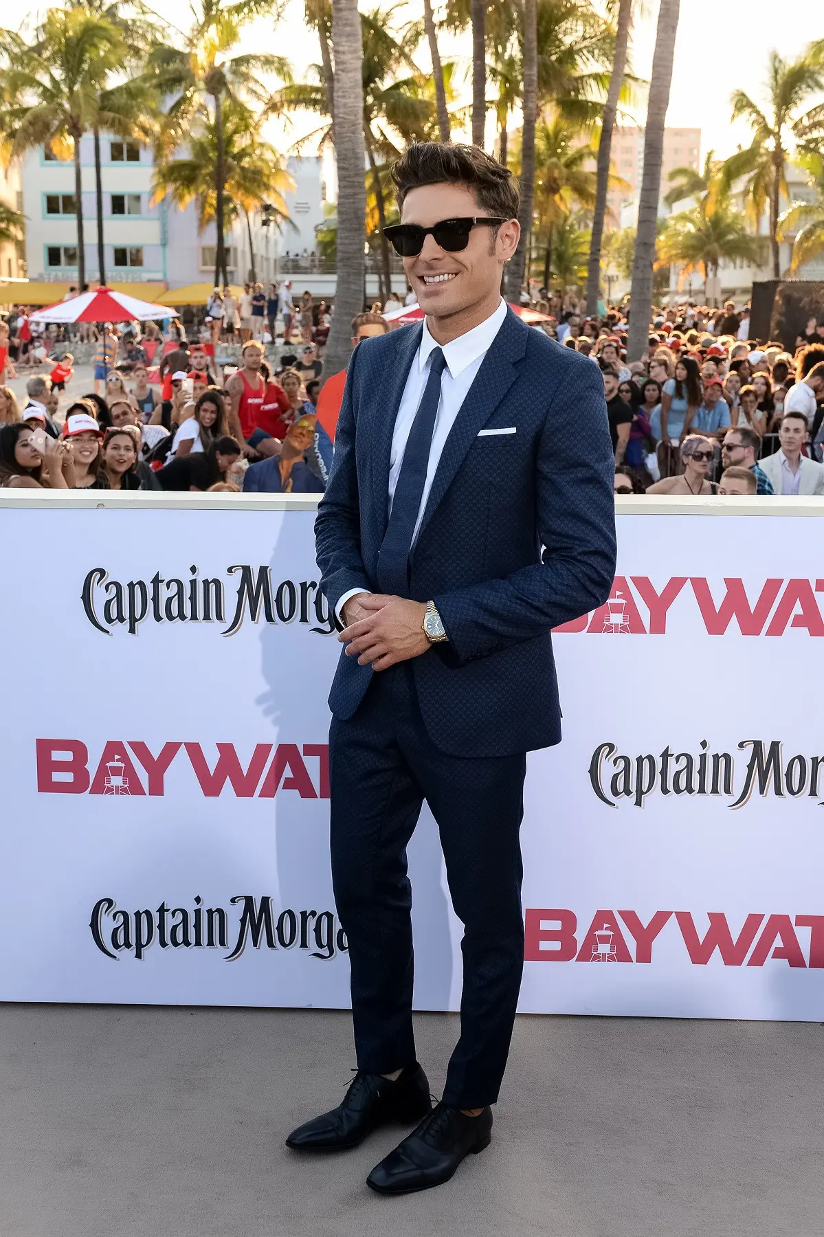 Dalam balutan jas HUGO BOSS, Zac Efron tampil memukau saat peluncuran film Baywatch beberapa waktu lalu di Miami, Florida. (Foto dok: Hugo Boss)