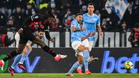 AC Milan menelan kekalahan 0-4 dari Lazio pada laga pekan ke-19 Serie A di Stadio Olimpico, Rabu (25/1/2023) dini hari WIB. (AFP/Andreas Solaro)
