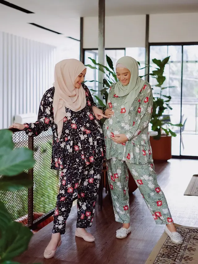 7 Potret Citra Kirana dan Erica Putri saat Pakai Baju Kembar, Curi Perhatian