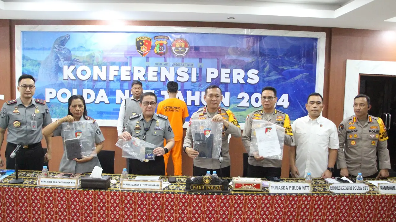 Polda NTT saat menggelar konferensi pers kasus penyelundupan manusia ke Australia oleh WN Bangladesh (Liputan6.com/Ola Keda)