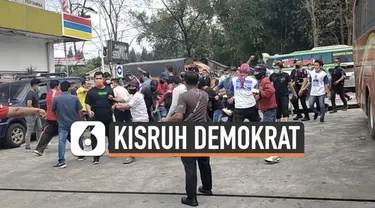 Bentrokan terjadi antara kelompok pro dan kontra kongres luar biasa Partai Demokrat hari Jumat (5/3). Massa kedua kubu saling serang hingga melukai sejumlah orang.