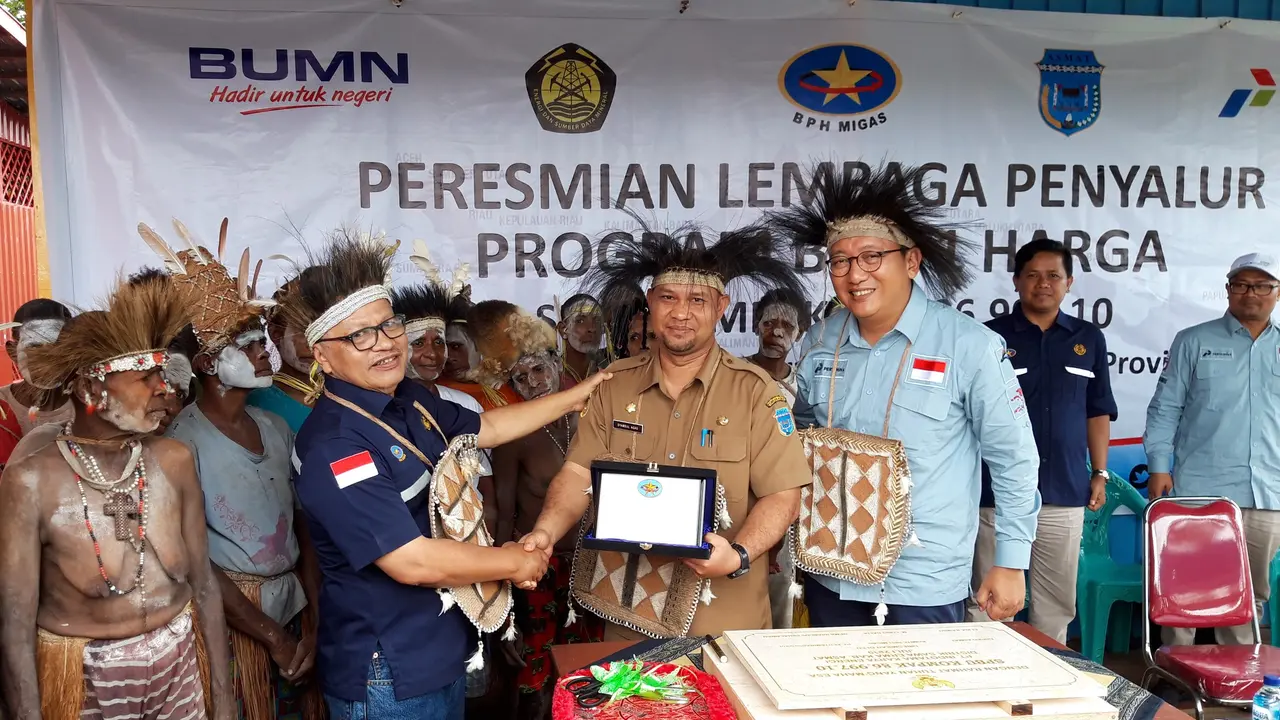 Peresmian BBM satu harga di Distrik Sawa Erma, Kabupaten Asmat.