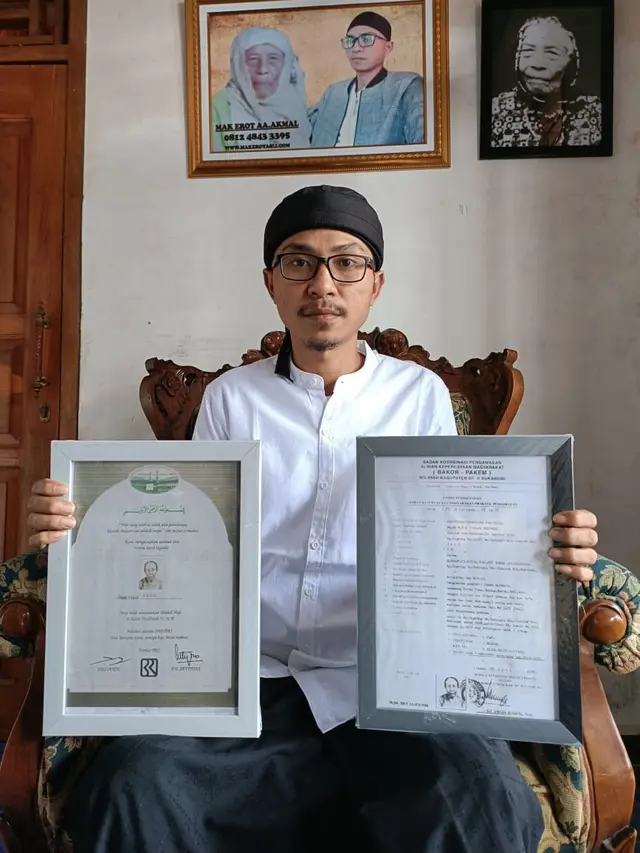 Akmal, cucu Mak Erot