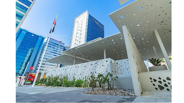 Abu Dhabi Bikin Jalur Pejalan Kaki Ber-AC Pertama di Dunia, Nyaman Meski 45°C