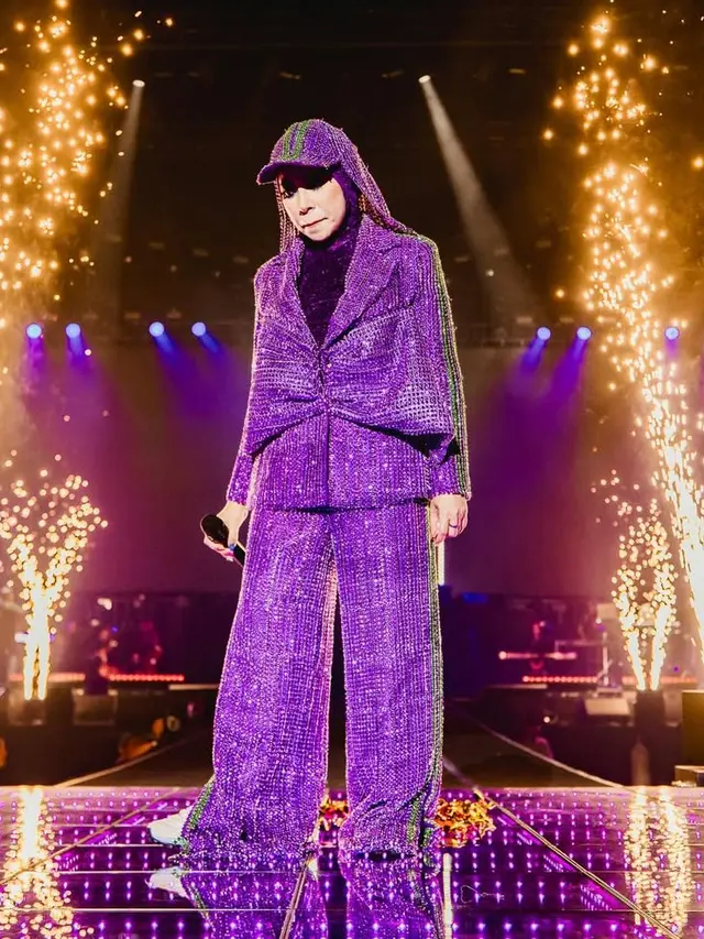 Melly Goeslaw saat Konser Prom Nite di Malaysia. [@melly_goeslow]