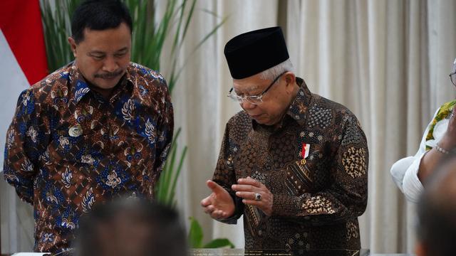 Wakil Presiden K.H. Ma’ruf Amin bersama Pj. Bupati Garut Barnas Adjidin, mencanangkan pengembangan sarana prasarana TWA Talaga Bodas, Garut, Jawa Barat, menuju kawan wisata kelas dunia. (Liputan6.com/Jayadi Supriadin)