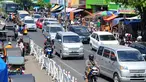 Kondisi arus balik Lebaran di jalur selatan, Cileunyi masih terpantau lancar. Puncak arus mudik memang diperkirakan akan terjadi pada Minggu ini lantaran senin esok semua aktifitas sudah kembali normal.