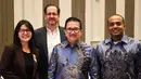 Waketum PSSI, Ratu Tisha (kiri) bersama dengan Presiden Direktur PT Freeport Indonesia, Tony Wenas (tengah) dan Presiden Direktur PT SKF Industrial Indonesia, Satheswaran Mayachandran (kanan) dalam acara pendatanganan MoU antara SKF dan PT Freeport Indonesia di Hotel LangHam, Jakarta pada Senin (26/5/2025).
