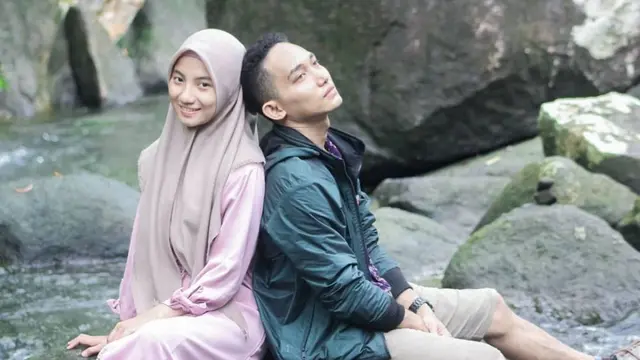 Sudah Menikah, ini 6 Potret Zulfani Pasha Pemeran Ikal Laskar Pelangi dan Istri