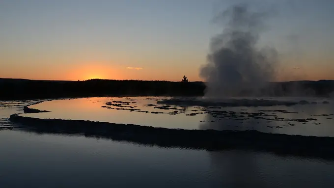 Ilustrasi Kolam Air Hangat