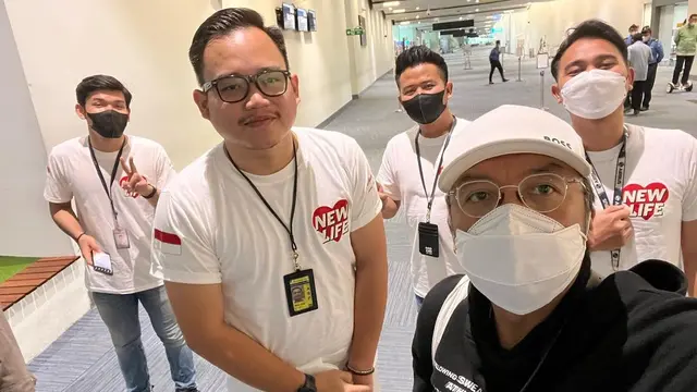 Ari Lasso Ditinggal Pesawat