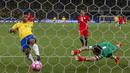 Proses terjadinya gol yang dicetak striker Brasil, Gabriel Jesus, ke gawang Cile pada laga kualifikasi Piala Dunia 2018 di Stadion Allianz Parque, Sao Paulo, Selasa (10/10/2017). Brasil menang 3-0 atas Cile. (AFP/Miguel Schincariol)