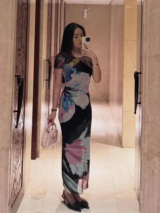 Natasha Wilona di Resepsi Syifa Hadju dan EL Rumi. [@natashawilona12]