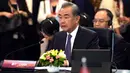 Sementara Kepala Kebijakan Luar Negeri Partai Komunis China Wang Yi menyatakan kerja sama antara ASEAN dengan China telah meningkatkan integrasi ekonomi di kawasan. (AP Photo/Tatan Syuflana, Pool)