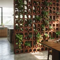 Desain Dinding Pembatas Ruang Makan dari Roster Berwarna Terakota. Foto: AI Generated