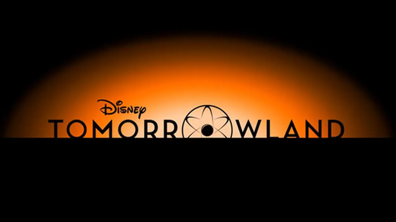 Aktor Senior Bergantung 9 Meter Demi Tomorrowland Milik Disney ...