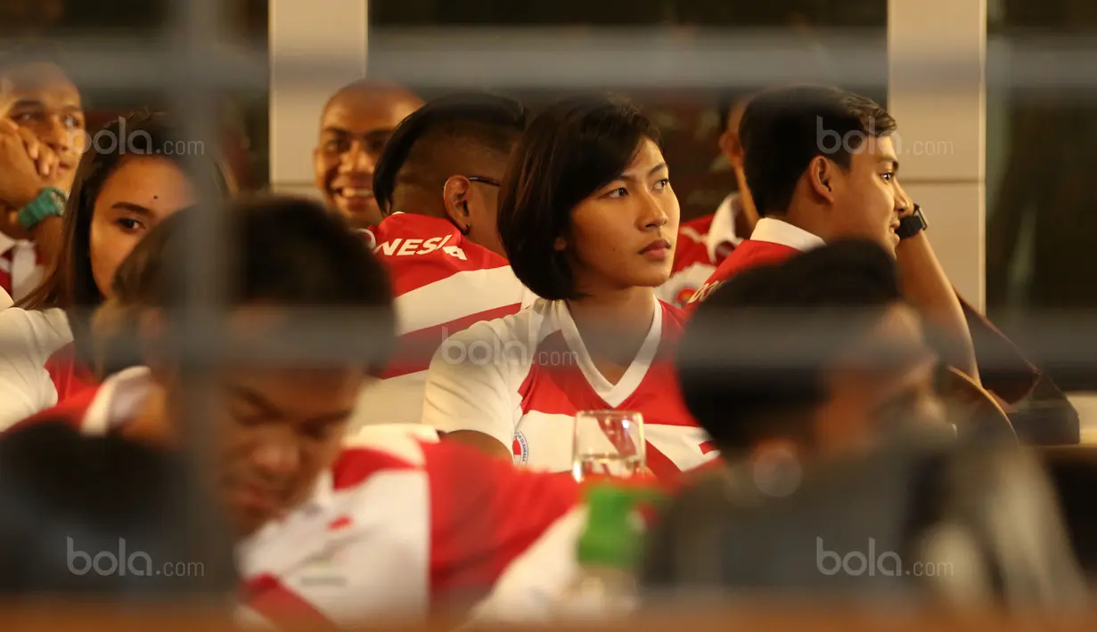 Atlet Akuatik tengah serius mengikuti acara pelepasan tim di Epicentrum, Jakarta, Jumat (11/8/2017). Akuatik diharapkan merebut lima emas pada SEA Games 2017. (Bola.com/Nicklas Hanoatubun)
