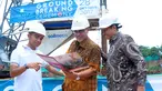 Direktur Utama PT. Menara Depok Asri (MDA) Alwi Bagir Mulachela (tengah) berbincang disela groundbreaking apartemen Marrakech Suites di Depok, Jawa Barat, Sabtu (28/10). Apartemen setinggi 37 lantai ini telah terjual sebanyak 753 unit. (Liputan6.com)