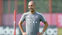 Mancini Tantang Pep Guardiola Melatih Tim Papan Tengah