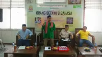 Diskusi soal Orang Betawi dan Bahasa di Bekasi (28/1/2017), pembicara Abdul Chaer, Abdul Khoir, dan moderator Yahya Andi Saputra. Foto koleksi Rachmad Sadeli (Majalah Betawi)