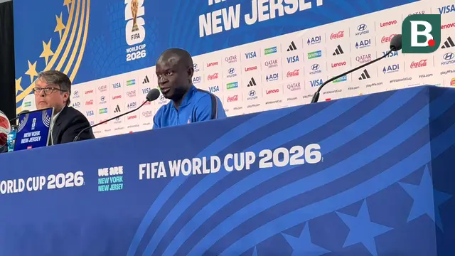 Foto Eksklusif: Ragam Ekspresi Didier Deschamps dan N’Golo Kante saat Konferensi Pers Jelang Hadapi Senegal di Piala Dunia 2026