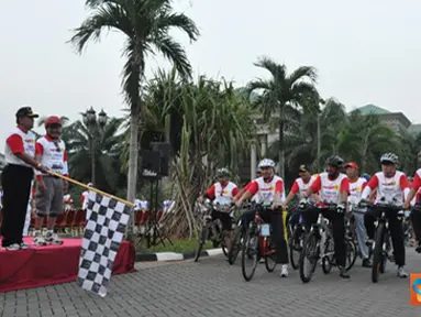 Citizen6, Tanjung Priok: Kolinlamil dan PPAL menggelar Fun Bike Jalasena yang diikuti lebih kurang 1.500 peserta yang berasal dari keluarga TNI AL dan masyarakat umum. (24/6).(Pengirim: Dispenkolinlamil)
