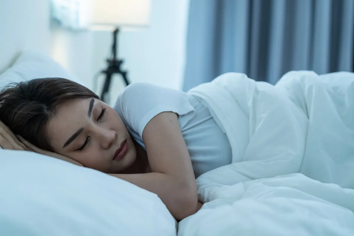 perempuan tidur