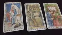 Tarot Cinta: Tak Mau Balikan tapi Masih Intim dengan Mantan