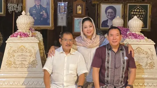 6 Potret Bambang Trihatmodjo Suami Mayangsari Bareng Saudara, Kompak Sedari Kecil