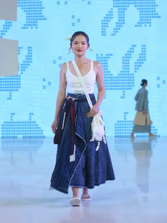 koleksi Studio Sejauh di Runway Fashion Nation, intip tampilannya. [Adrian/Fimela]