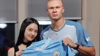 Viral Jisoo Blackpink Foto Bareng Erling Haaland Pamer Jersey Manchester City, Likes Tembus Jutaan (doc: Instagram.com/@erling.haaland